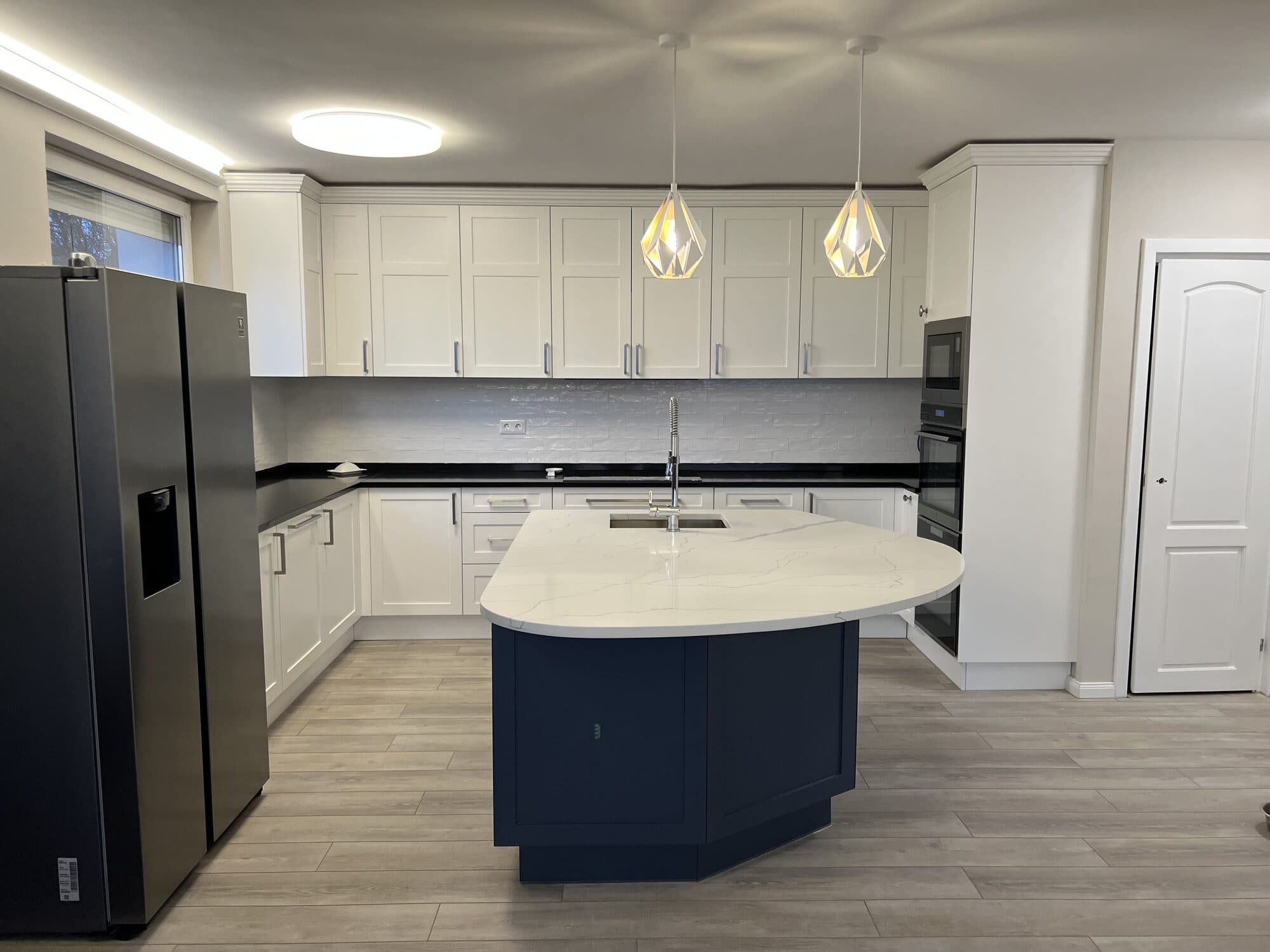 White & Navy Shaker Kitchen — Arboris custom furniture (image 1)